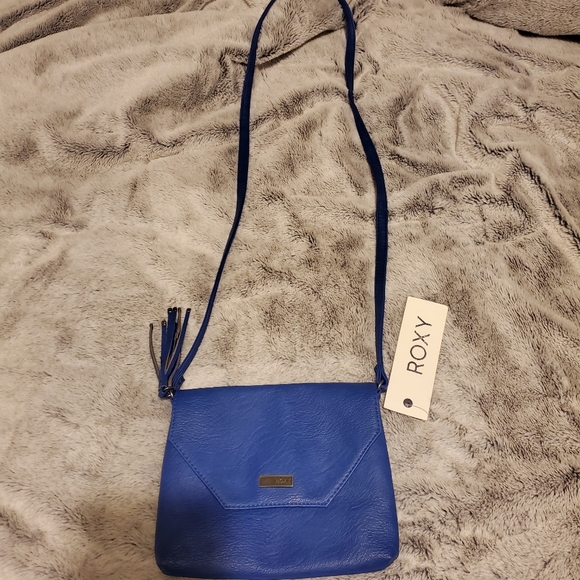 Roxy Handbags - NWT Roxy Dandra Blue Crossbody Bag